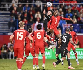 拜仁慕尼黑势不可挡，科隆陷入挣扎